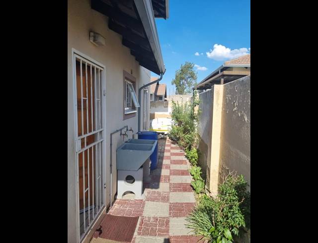3 BEDROOM HOUSE FOR SALE IN KYA SANDS